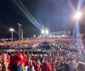 The Crowd Last Night